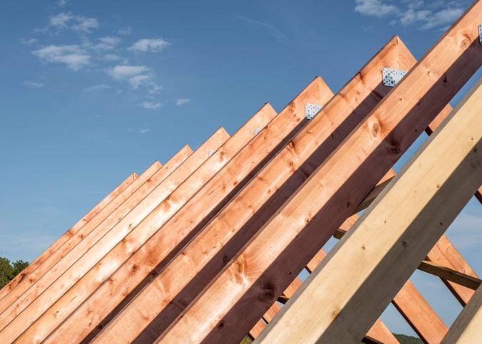 Como escolher e encontrar o madeiramento ideal para telhados residenciais e comerciais